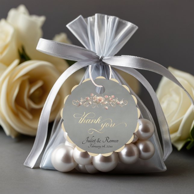 Étiquettes Cadeau Rose Scroll & Monogram - Sauge à festons (Créateur téléchargé)