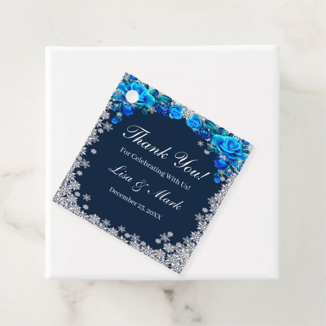 Étiquettes Cadeau Roses Fleur de Neige Bleu Clair Noël (En situation)