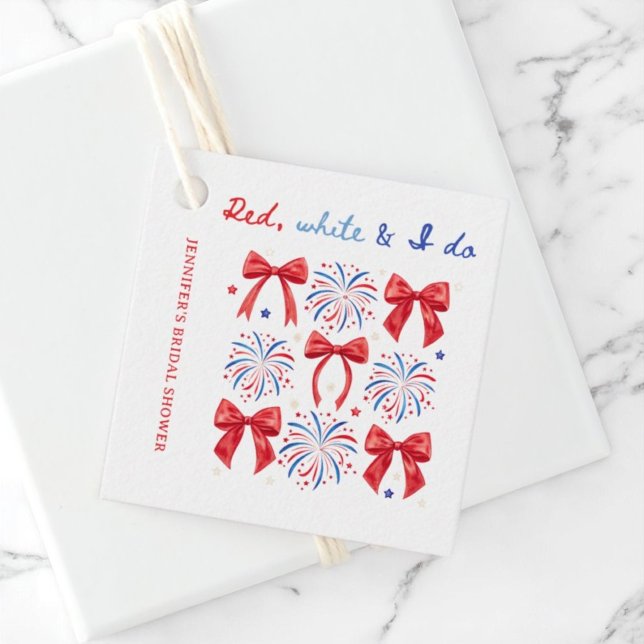 Étiquettes Cadeau Rouge Blanc et Moi Faisons la Fête de Mariage du 4 (Créateur téléchargé)