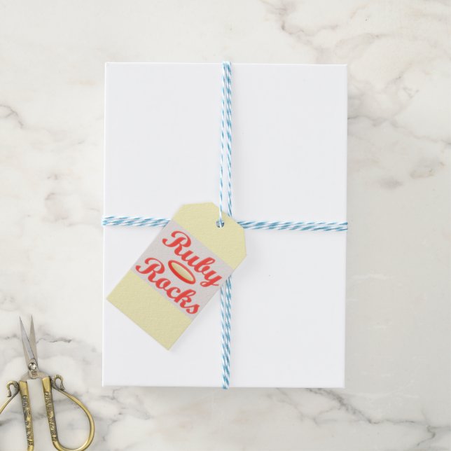 Étiquettes-cadeau Ruby Rocks design rouge et crème moelleuse (Avec de laficelle)