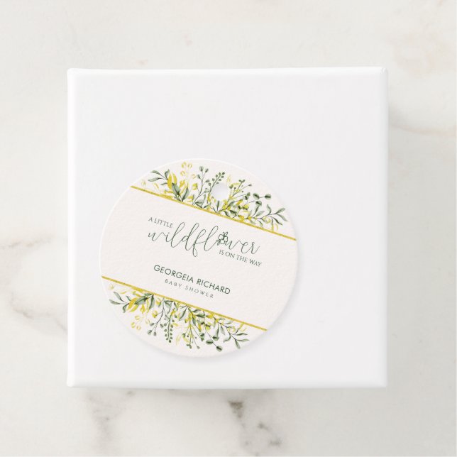 Étiquettes Cadeau Rustic Golden Frame Wildflower on Way  Baby Shower (En situation)