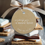 Étiquettes Cadeau Rustic Kraft S'more Love Mariage Round<br><div class="desc">Des étiquettes de mariage S'mores personnalisées avec "envoi's'more love" dans un design élégant de script manuel. Personnalisez avec les initiales du couple/épouse et du marié et la date du mariage.</div>