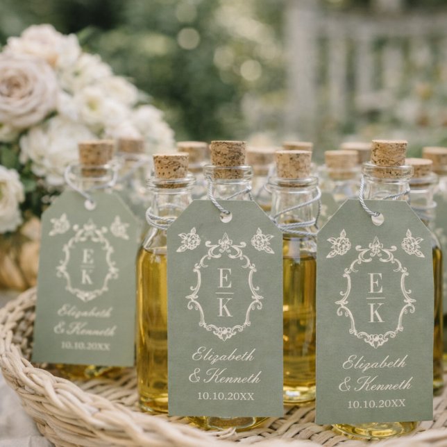 Étiquettes-cadeau Sage Green Floral Old Money Monogram Crest Wedding (Créateur téléchargé)