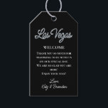 Étiquettes-cadeau Silver Las Vegas Sparkas Mariage Bienvenue<br><div class="desc">Cette étiquette cadeau de bienvenue de Las Vegas est accentuée avec un type d'argent scintillant sur un arrière - plan noir, ce qui le rend parfait pour décorer un cadeau de bienvenue pour vos invités à un mariage de destination à Las Vegas. Il fait partie de la collection Mariage Silver...</div>