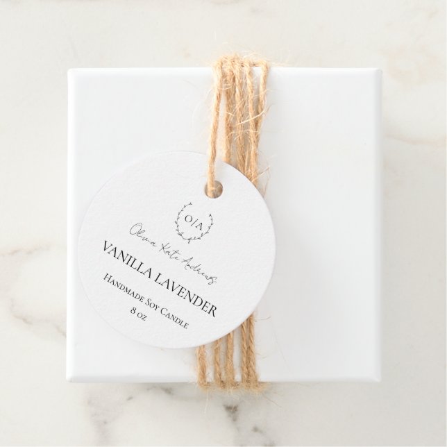 Étiquettes Cadeau Simple classique Monogramme Wreath Élégant (En situation)