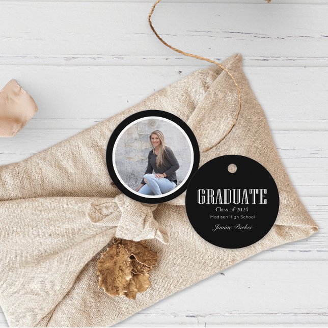 Étiquettes Cadeau Simple moderne Black Photo Graduation (Créateur téléchargé)