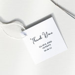 Étiquettes Cadeau Sucré et capricieux | MERCI MARIAGE<br><div class="desc">Ces étiquettes noires et blanches simples et élégantes sont dotées d'une typographie de style vintage et fantaisiste qui dit "merci". Un style élégant,  classique et minimaliste qui reste unique et contemporain.</div>