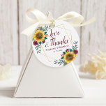 Étiquettes Cadeau Sunflower Bourgogne Rose Mariage géométrique Merci<br><div class="desc">Ces étiquettes de faveur de mariage présentent un motif floral aquarelle avec des tournesols, des fleurs bordeaux et un feuillage avec un cadre géométrique en faux or. Personnalisez-les avec votre propre texte. Ces étiquettes font partie d'une collection qui comprend une gamme de papier à lettres mariage et d'autres articles mariages...</div>
