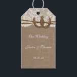 Étiquettes-cadeau Tags Rustic Horseshoe Collection<br><div class="desc">La collection rustique horseshoe est un design étonnant avec un bel arrière - plan rustique effet burlap avec un ensemble romantique vintage effet dentelle blanche finie avec deux horseshoes et ficelles entrelacées de chance. Ces étiquettes de cadeaux peuvent être personnalisées pour votre occasion spéciale et ferait le cadeau parfait ou...</div>