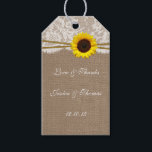 Étiquettes-cadeau Tags Rustic Sunflower Collection<br><div class="desc">La collection de tournesol rustique est un design époustouflant avec un bel arrière - plan rustique effet burlap avec un cadre romantique vintage effet dentelle blanche fini avec un superbe tournesol et ficelle. Ces étiquettes peuvent être personnalisées pour votre occasion spéciale et ferait le cadeau parfait ou vous remercier tag...</div>