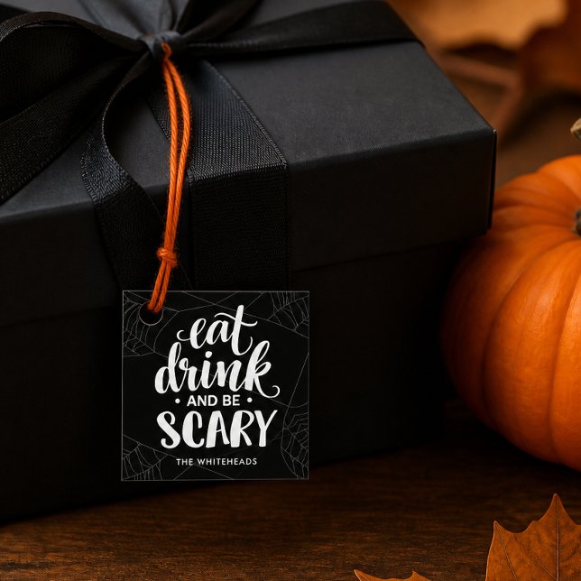 Étiquettes Cadeau Toile d'araignée Halloween (Personalized Halloween Family Spiderweb gift tag featuring bold “Eat Drink and Be Scary”.)