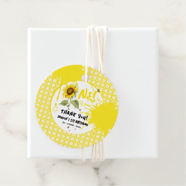 Étiquettes Cadeau Tournesol aquarelle avec papillons 1er anniversair (En situation)