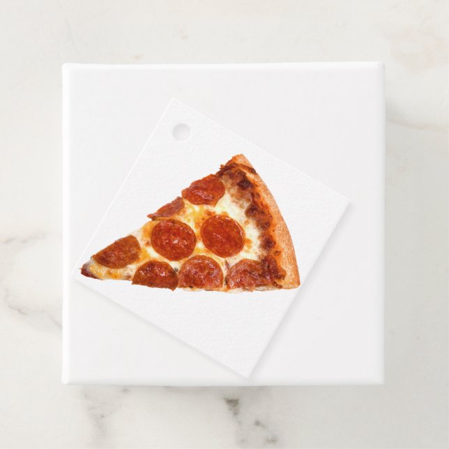 Étiquettes Cadeau Tranche de pizza pepperoni classique de SlipperyJo (En situation)
