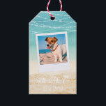 Étiquettes-cadeau Tropical Aqua Beach Wives Wives 2-Side Photo<br><div class="desc">Notre fun Sand est le design New Snow est un dans une série de modèles de vacances amusants. Cette version dispose d'espace pour une note manuscrite sur vos étiquettes cadeaux imprimées. Cette étiquette-cadeau photo de style rétro présente une jolie icône de palmier dessinée à la main, une écriture blanche, une...</div>