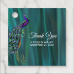 Étiquettes Cadeau Turquoise Satin et Mariage Peacock<br><div class="desc">Elégante marque cadeau de mariage fait en satin turquoise avec des graphiques d'un paon coloré sur un socle de couleur or fleurissent. Personnalisez le texte en fonction de vos besoins.</div>