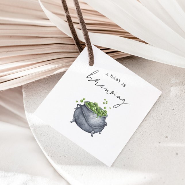 Étiquettes Cadeau Un bébé brasse l'Halloween | Favoriser les étiquet (Créateur téléchargé)