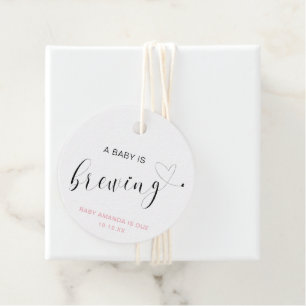 Étiquettes Cadeau Un Bébé brasse mignon Coeur fille Baby shower rose