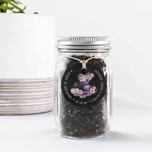 Étiquettes Cadeau Un Bébé est en train de brasser | Halloween Baby s (Créateur téléchargé)