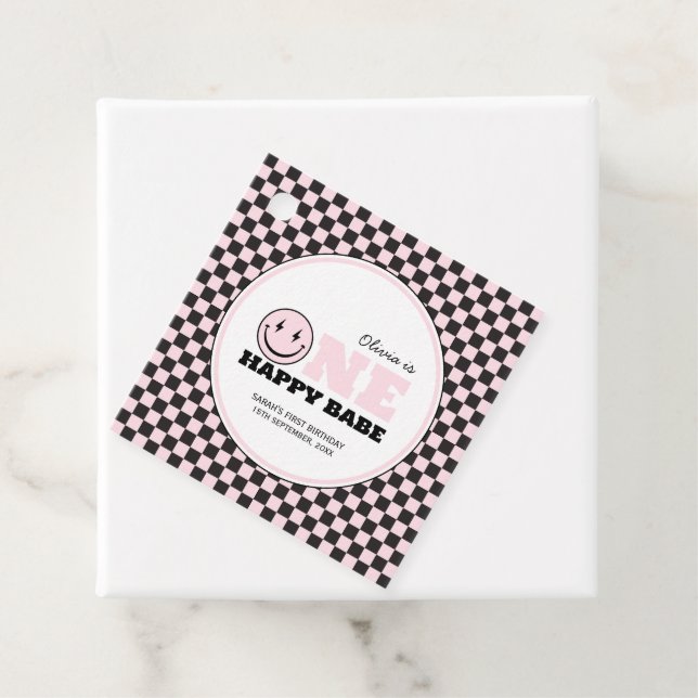 Étiquettes Cadeau Un bon bébé filles rose 1er anniversaire (En situation)