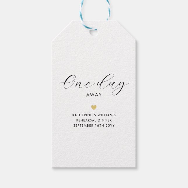 Étiquettes-cadeau Un Jour Loin Gold Heart Rehearsal Dîner Faveurs (Devant)