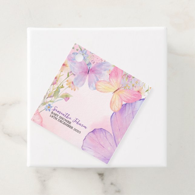 Étiquettes Cadeau Un petit pastel à papillon Baby shower fantaisiste (En situation)