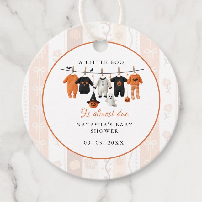 Étiquettes Cadeau Un peu d'Halloween est presque dû baby shower (Devant)