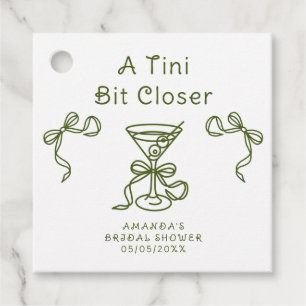 Étiquettes Cadeau Une Tini Bit Closer Enterrement de vie de jeune fi