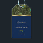 Étiquettes-cadeau Unique Marine Blue Gold Peacock Feaths Mariage<br><div class="desc">Design moderne et élégant avec plumes de paon,  cadre en faux or sur arrière - plan bleu marine. Utilisez l'outil Personnaliser pour ajouter vos informations. Des éléments correspondants se trouvent dans ma collection Peacock Blue.</div>