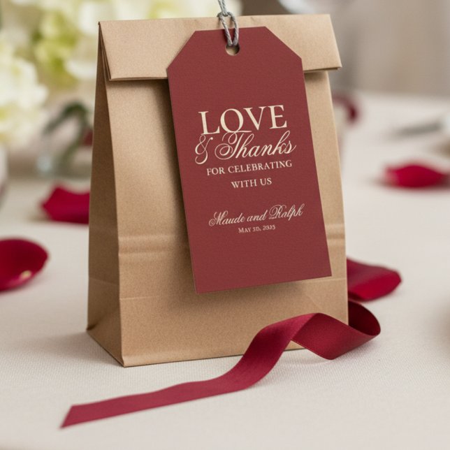Étiquettes-cadeau Vieux argent moderne Bold Red Love et Merci Mariag (Send guests home with gratitude and style using this Old Money Bold Red Wedding Favor Tag!)
