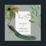 Étiquettes Cadeau Vintage Peacock Feather Tropical Greenery Mariage<br><div class="desc">Un design vintage d'oiseau paon avec verdure tropicale et motif damassé arrière - plan. Ce design est idéal pour toutes les saisons. Un design aquarelle élégant dans un thème contemporain. Un mariage classe merci faveur tag avec plumes de paon glorieuses et éléments modernes. Des invitations de mariage et d'autres articles...</div>
