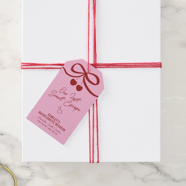 Étiquettes-cadeau Week-end de célibataire rose et rouge Cherry (One Last Sweet Escape gift tags, perfect for favors, with names on the back for a special touch)