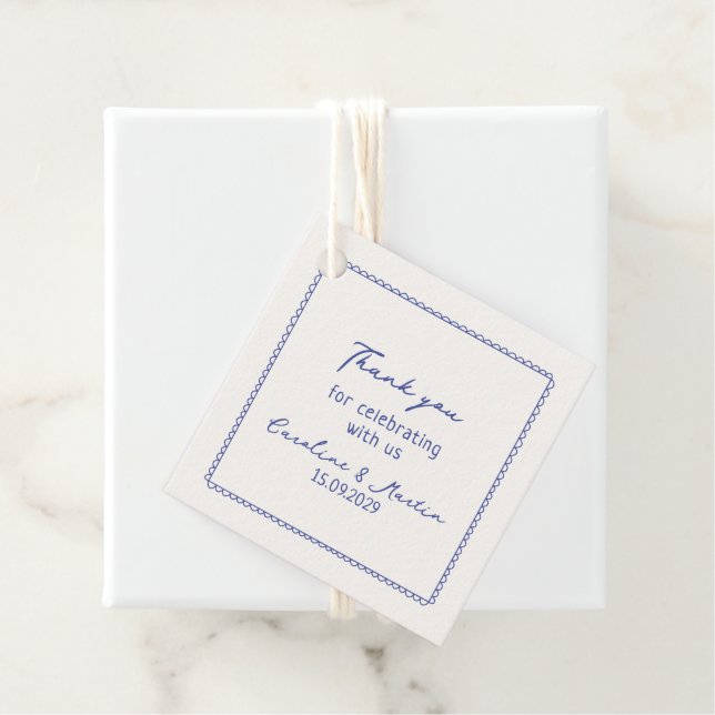 Étiquettes Cadeau Whimsical, bleu dessiné à la main mariage (En situation)