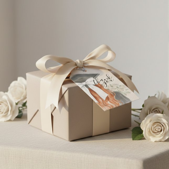 Étiquettes-cadeau Whimsical Graduation Cap with Bow & Pearls Script (Whimsical Graduation Cap with Bow & Pearls Script Gift Tags)