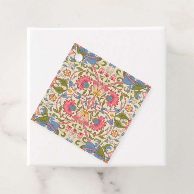 Étiquettes Cadeau William Morris Lodden Motif Floral Pastel  (En situation)