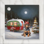 Étiquettes Cadeau Winter Doberman Caravan Christmas Adventure<br><div class="desc">Laissez-vous tenter par la magie d'une nuit d'hiver enneigée alors qu'une caravane glisse gracieusement à travers le paysage illuminé par la lune. La beauté sereine de la neige scintillante et l'éclat enchanteur de la lune créent une scène captivante, promettant une aventure de Noël inoubliable remplie de chaleur, de joie et...</div>