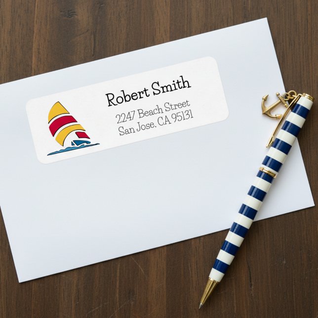 Étiquettes d'adresse de retour Colorful Sailboat (Sailboat return address labels.)
