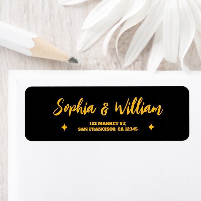 Étiquettes d'adresse de retour de mariage noir et  (En situation)