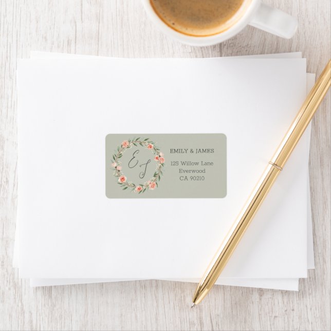 Étiquettes d'adresse de retour de mariage Rose Rou (En situation)