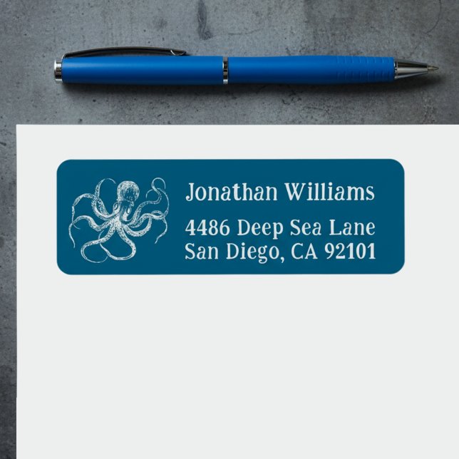 Étiquettes d'adresse de retour de pieuvre bleu océ (Deep ocean blue octopus return address labels.)