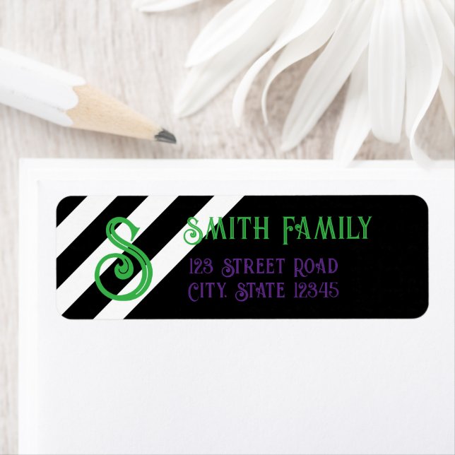 Étiquettes d'adresse de retour Halloween (En situation)