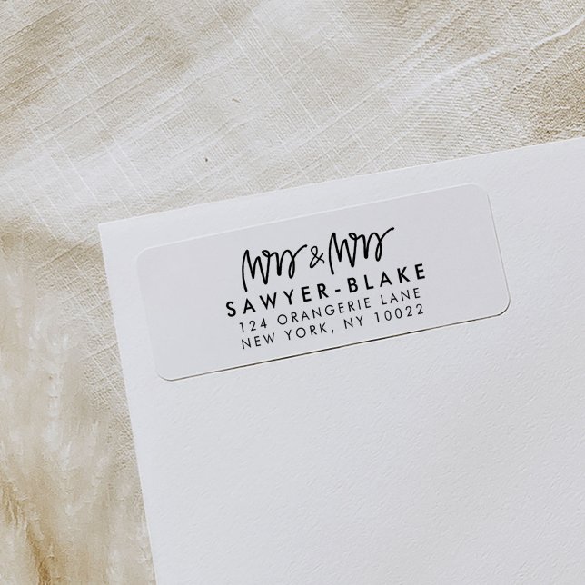 Étiquettes d'adresse de retour Mme & Mme (Chic Mrs & Mrs Hand-lettered Return Address Labels)
