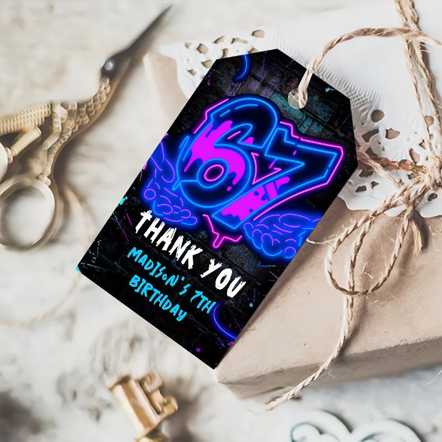 Étiquettes de cadeau d'anniversaire Neon Graffiti  (Créateur téléchargé)