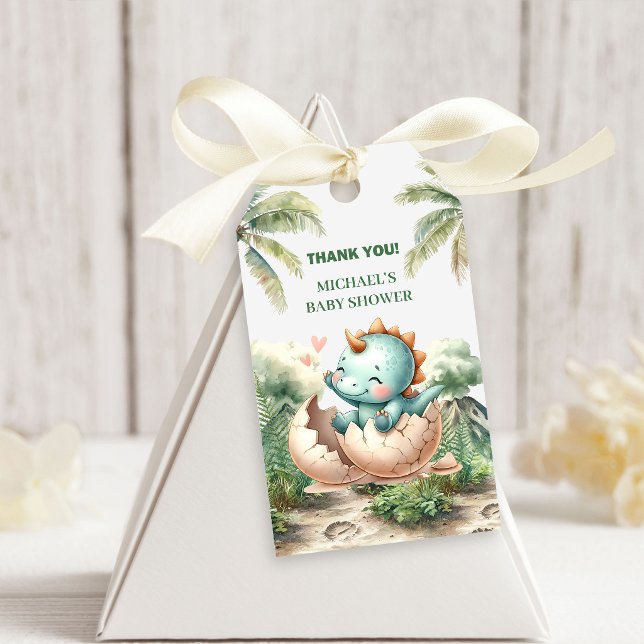 Étiquettes de Cadeau de Douche Bébé Dino Mignon Éc (Baby Dino Cute Hatching Soon Shower Gift Tags)