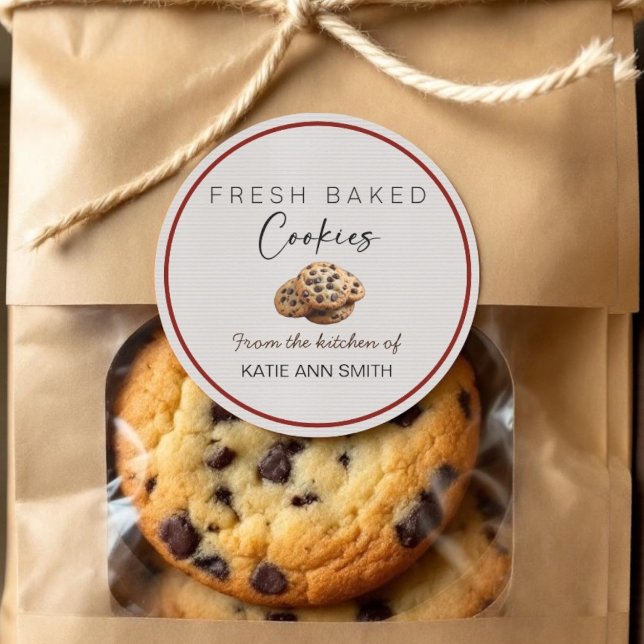Étiquettes de packaging pour boulangerie de cookie (A homemade baked chocolate chip cookies bagged bakery label or sticker on a bag of homemade cookies)