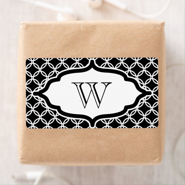 Étiquettes en dentelle noire avec monogramme (En situation)