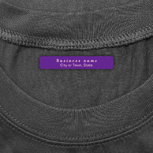 Étiquettes Nom de la marque en texte brut sur rectangle viole