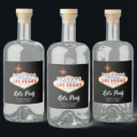Étiquettes Pour Bouteilles De Liqueur Bienvenue à Las Vegas Mariage<br><div class="desc">Étiquettes de bouteille mariage Las Vegas amusant et unique. Customisez vos noms et votre date. Entrez l'outil de conception Zazzle pour des personnalisations de conception supplémentaires.</div>