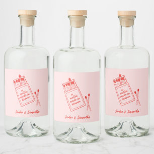 Étiquettes Pour Bouteilles De Liqueur Correspondance Fabriqué dans le ciel rose et rouge