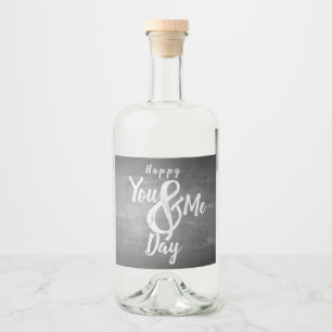 Étiquettes Pour Bouteilles De Liqueur Joyeux anniversaire sur fond tableau noir