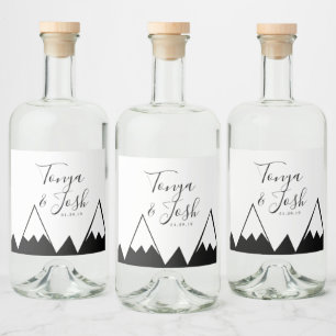 Étiquettes Pour Bouteilles De Liqueur Mariage à la Campagne sur un Sommet de Montagne Mo